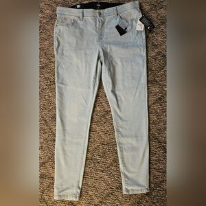 🦄 NWT - LuLaRoe Skinny Fit Denim Size 36 Sand Dune